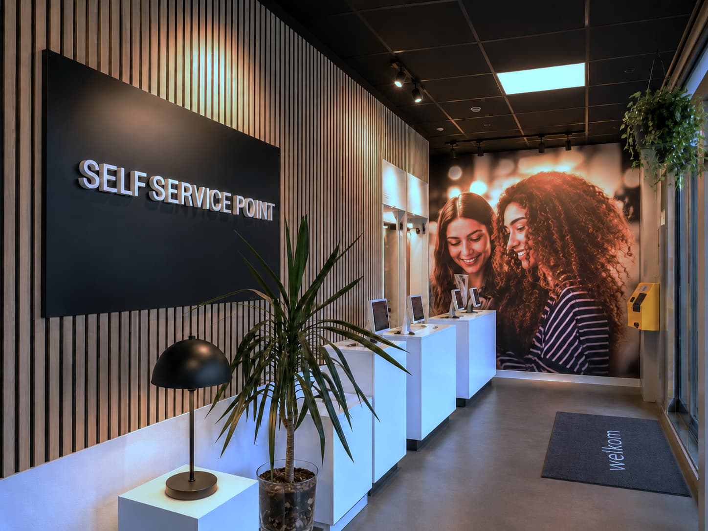 Branding Wall in ontvangstruimte bij RRReis Syntus