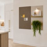 Magneetbord & viltwand combinatie keuken fabric en bruingrijs