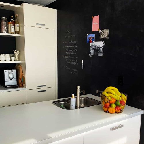 magneetbehang_zwart_muur_keuken