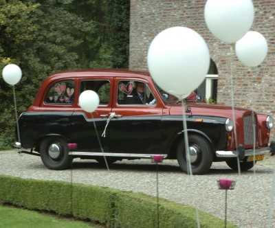 huwelijks decoraties trouwauto