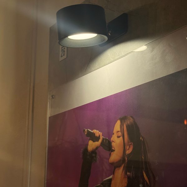 wandlamp_boven_fotohouder_vierkant